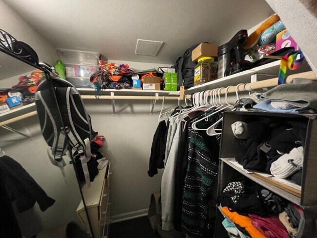 Building Photo - 1 bedroom in CHICAGO IL 60647