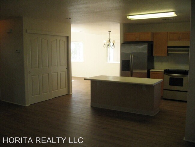 Building Photo - 4 br, 2.5 bath House - 94-1005 HALEKAPIO ST.