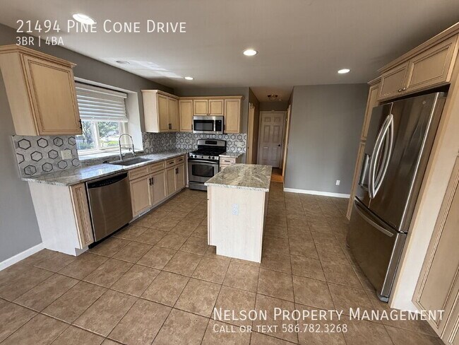 Foto del edificio - 21494 Pine Cone Dr