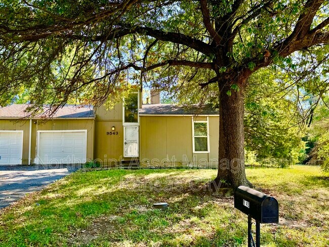 Foto del edificio - 9541-9543 Manning Ave