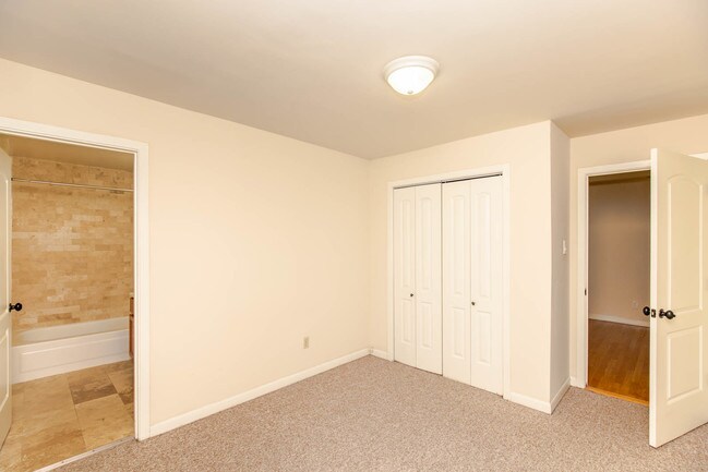 Foto del edificio - Massive 1-bed with High End Amenities, SS ...