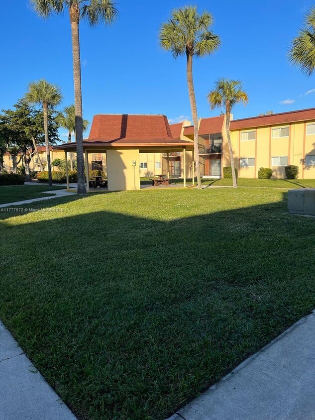 Primary Photo - 2982 NW 55th Ave