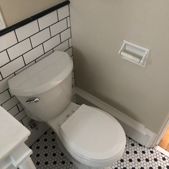 Foto del edificio - 1227 S Division St