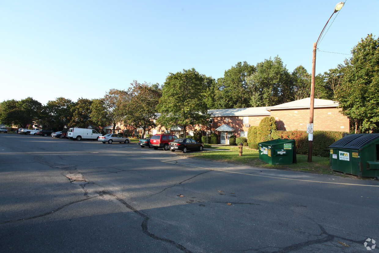 Building Photo - Lamplighter Apartments