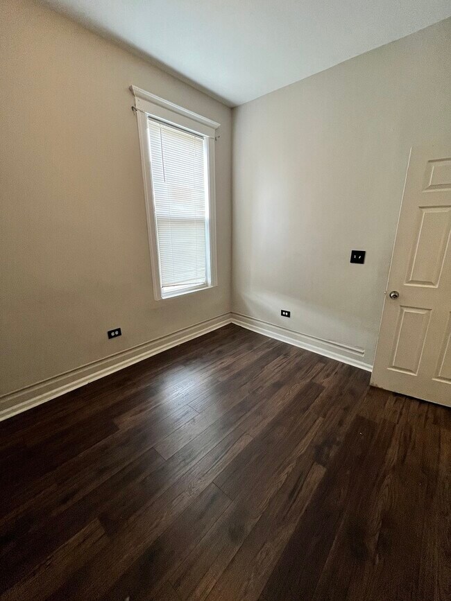 Foto del edificio - 847 E 65th St