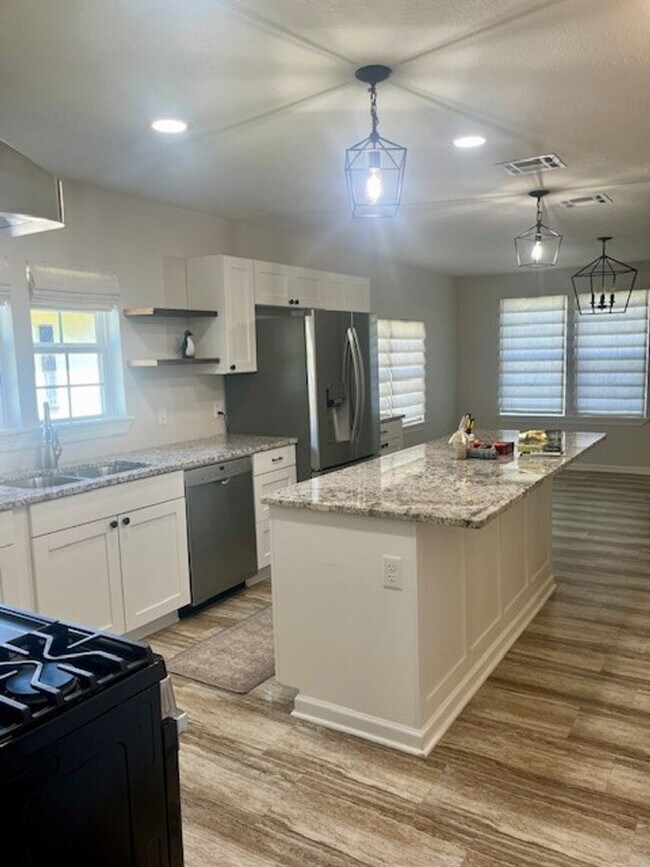 Foto del edificio - Home For Lease