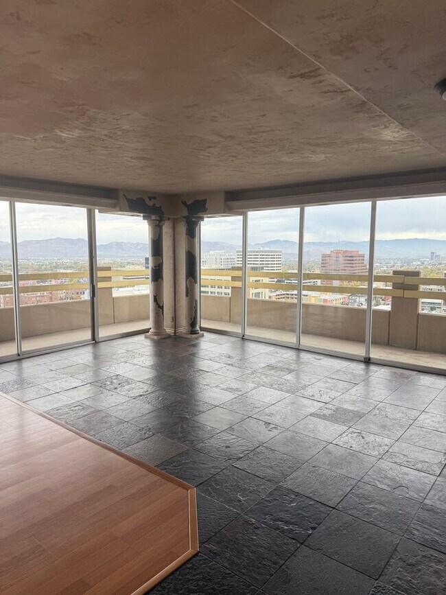 Foto del edificio - 100 N Arlington Ave