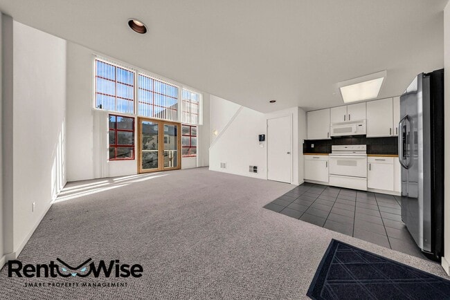 Building Photo - 68 McCoppin St