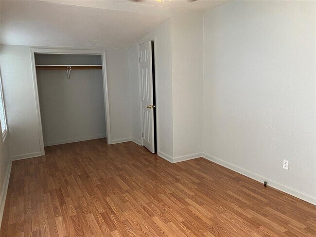 Foto del edificio - 621 S Commerce St