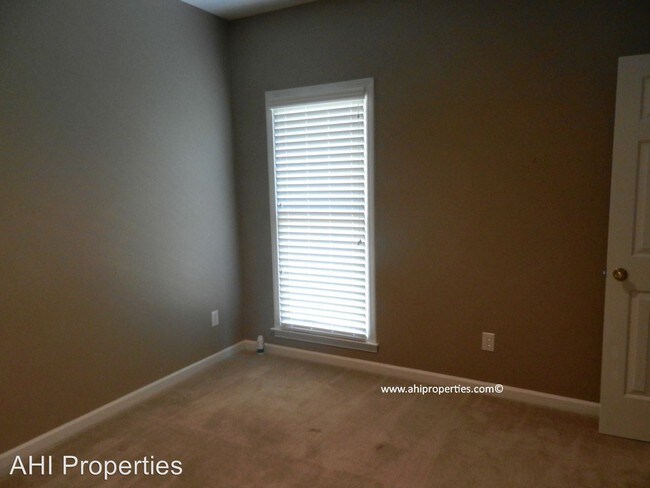 Building Photo - 6586 Mill Creek Cir