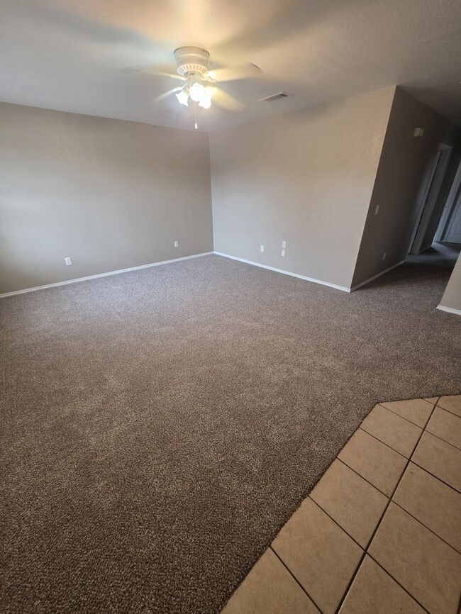 Foto del edificio - 3 bed 2 bath home