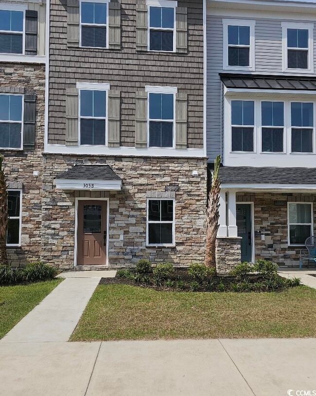 Building Photo - 303 Golan Cir