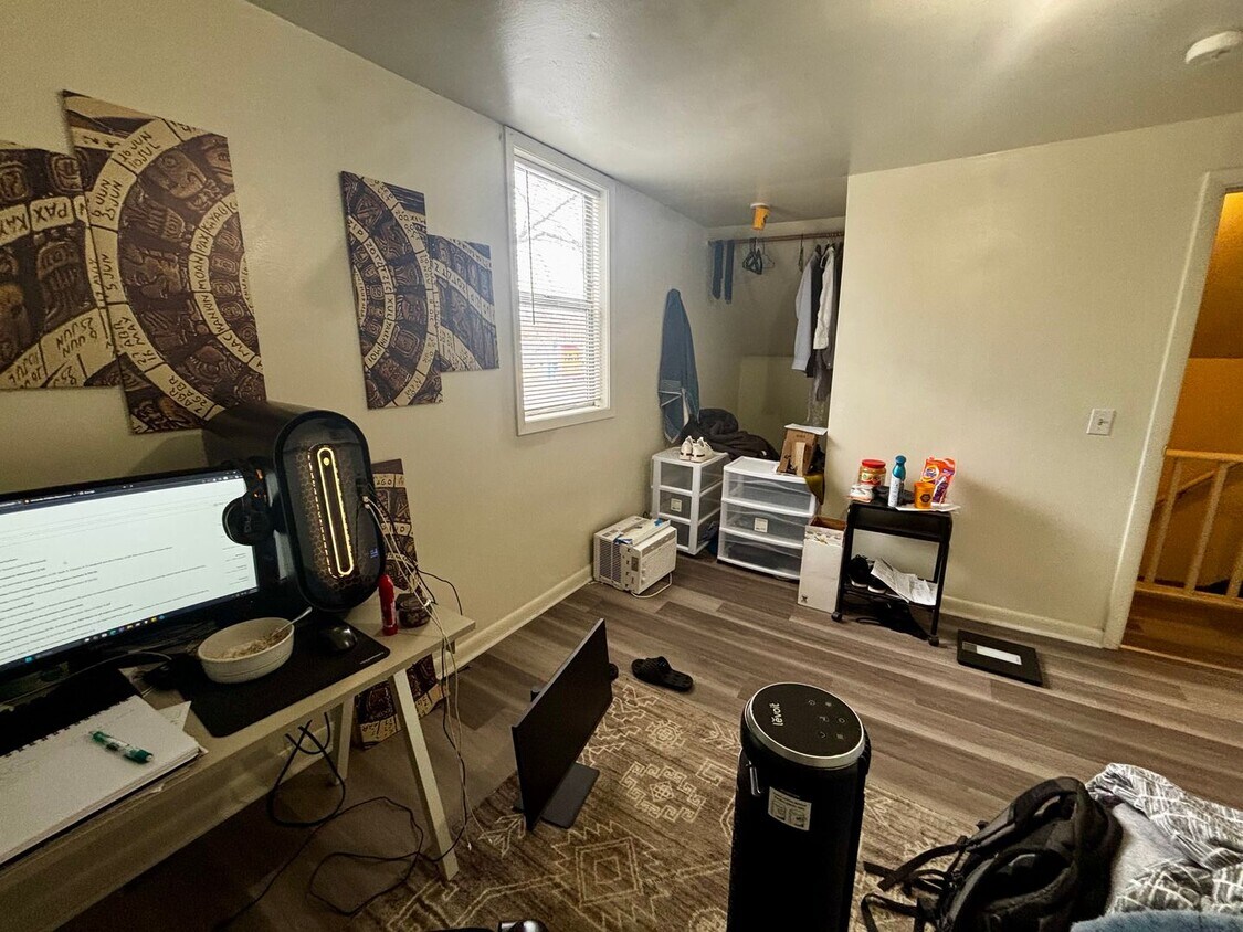 Foto del edificio - 312 S Asbury St