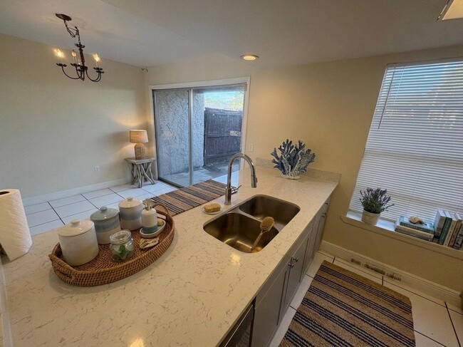 Photo - 4033 Henley Rd Townhome