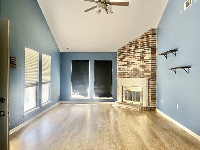 Building Photo - 2054 Birch Ridge Ave