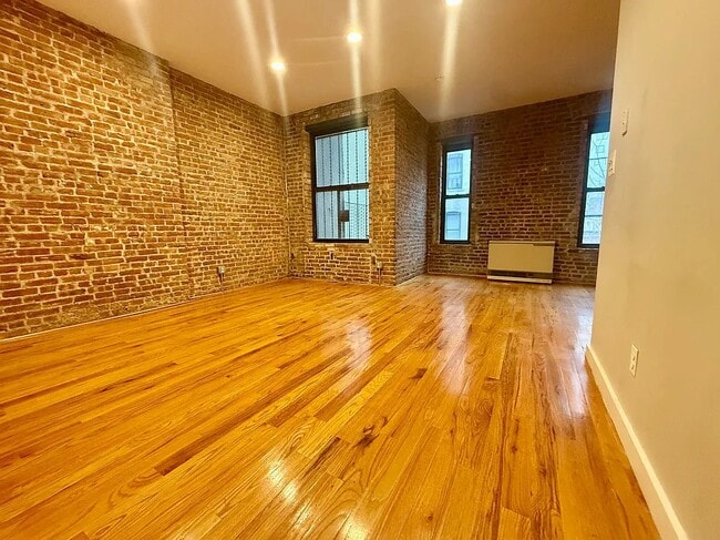 Building Photo - 103 E 102nd St