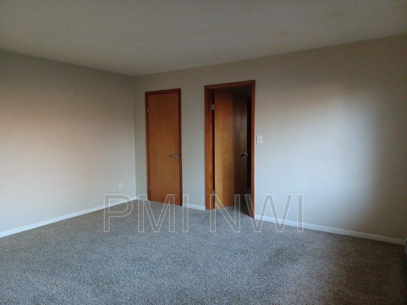 Foto del edificio - 660 N Hobart Rd