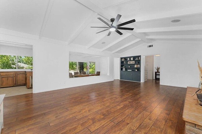 Building Photo - 2551 S Waverly Ave