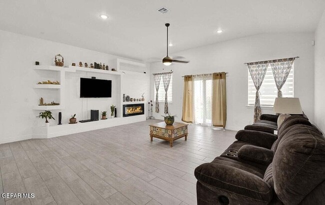 Foto del edificio - 12365 Desert Wolf Ave