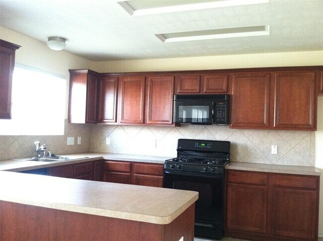 Foto del edificio - 6406 Bonnie Chase Ln