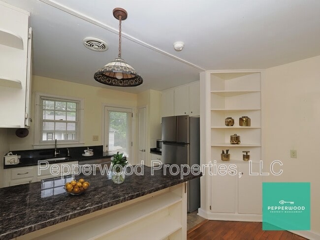 Foto del edificio - 338 W Hampton Ave