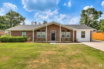 Building Photo - 143 Woodland Dr