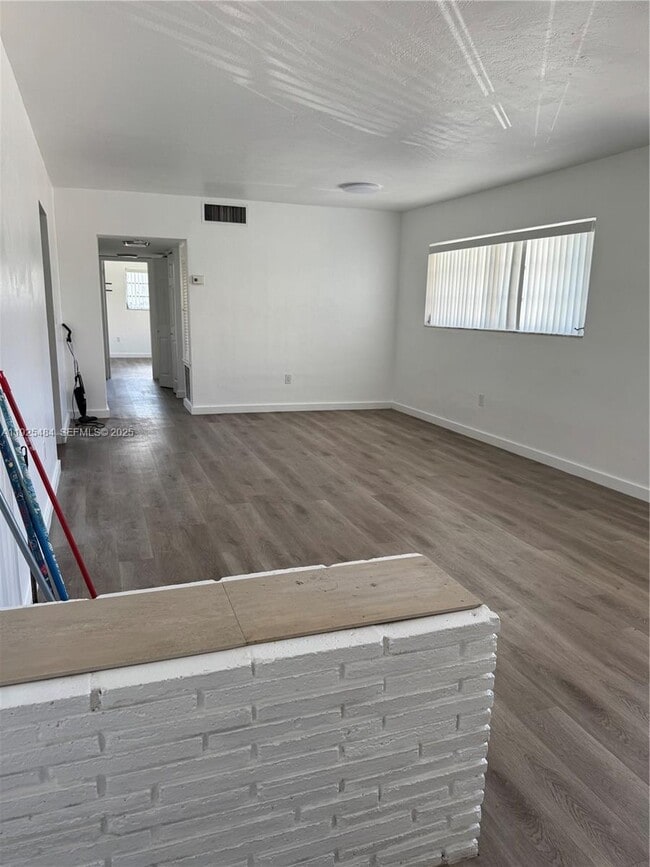 Foto del edificio - 12175 NE 19th Ave