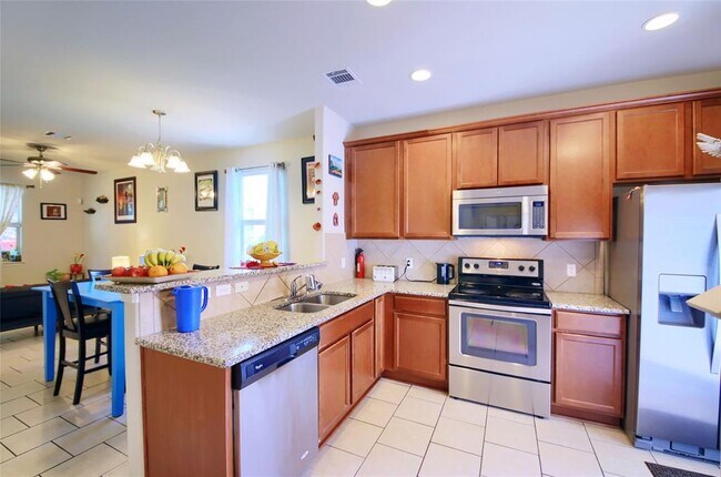 Foto del edificio - 5501 Bradford Pear Ln