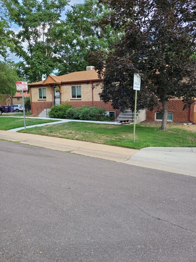 Building Photo - 2490 Winona Ct