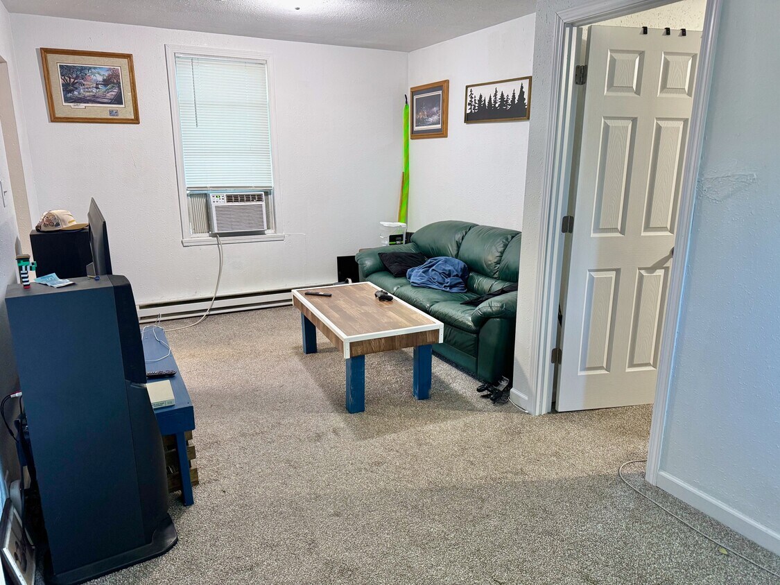 Foto principal - 727 1/2 3rd St N