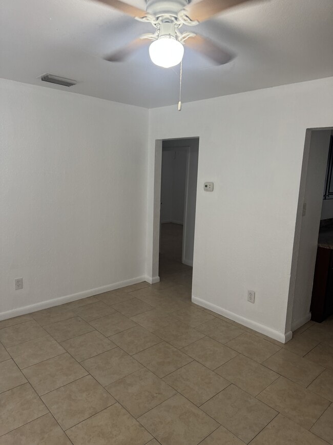 Foto del edificio - 1502 E Shadowlawn Ave