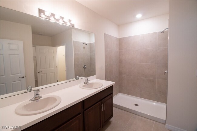 Foto del edificio - 1215 SE 20th St