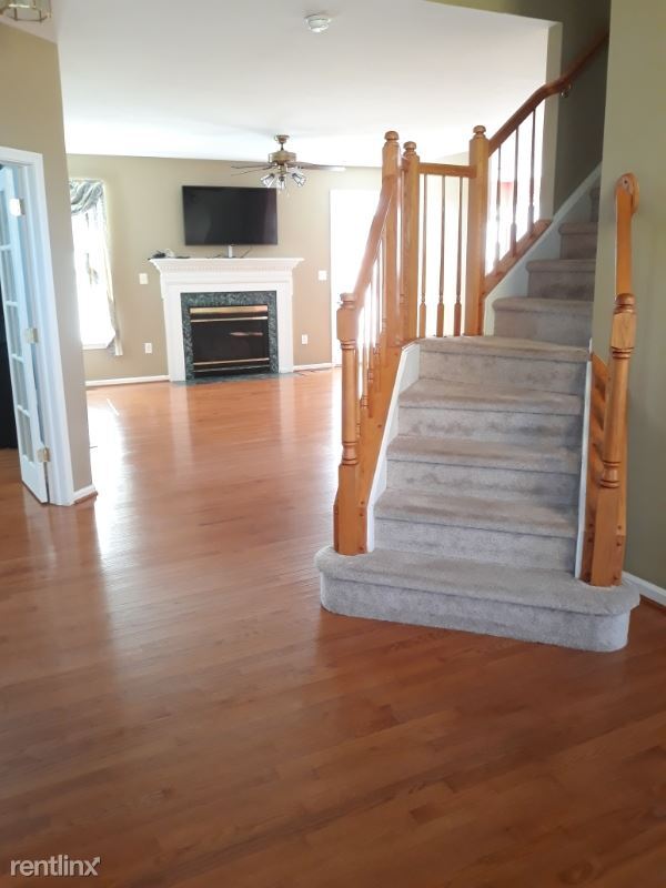 Building Photo - 4 br, 3.5 bath House - 46913 Seneca Ridge Dr
