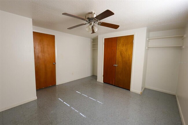 Foto del edificio - 9610 N 12th St