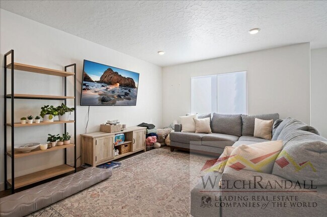 Building Photo - Great Space, Great Location - 3 BR Lehi To...