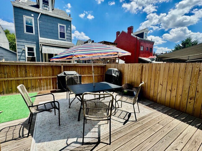 Building Photo - Gorgeous Newly Renovated Home in the Heart of Bloomfield - Available August 24th!