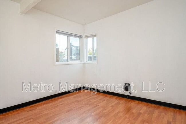 Building Photo - 7180 SE Tolman St