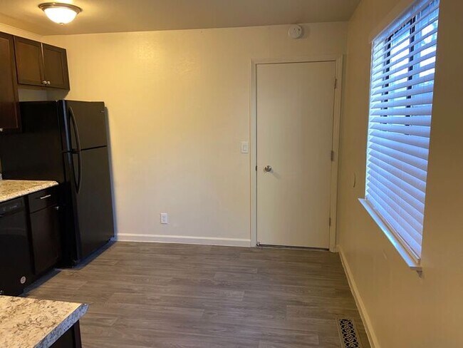 Foto del edificio - Reno Duplex - Garage, Dishwasher, Washer/Dryer, Central A/C