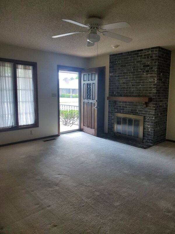 Building Photo - 2703 Nottingham Dr