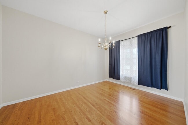 Building Photo - 9165 Buckingham Ct