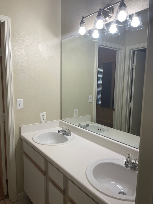 Foto del edificio - College Station - 4 Bedroom / 2.5 Bath / 2...
