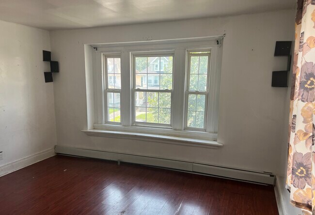 Foto del edificio - 459 N Maple Ave