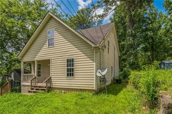 Foto del edificio - 2045 Baker Rd NW