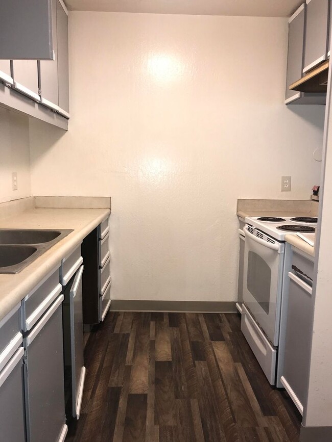 Foto del edificio - Garden Groves 3/2 $2200.00