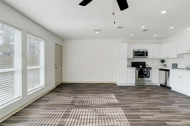 Foto del edificio - 8109 Corinth St