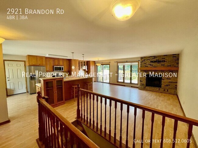 Building Photo - Spacious 4 bedroom ranch style home with f...