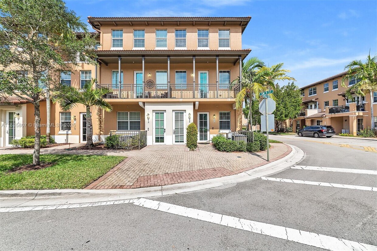 Primary Photo - 908 SW 147th Ave