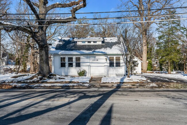 Foto del edificio - 1739 Asbury Ave