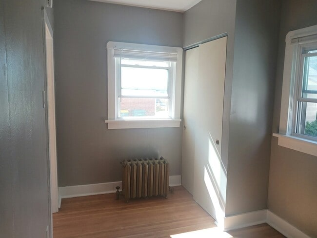 Building Photo - 3185 S Sherman St