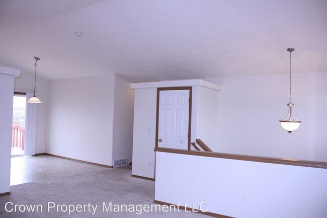 Building Photo - 5 br, 3 bath House - 419 N. Arbutus Ave